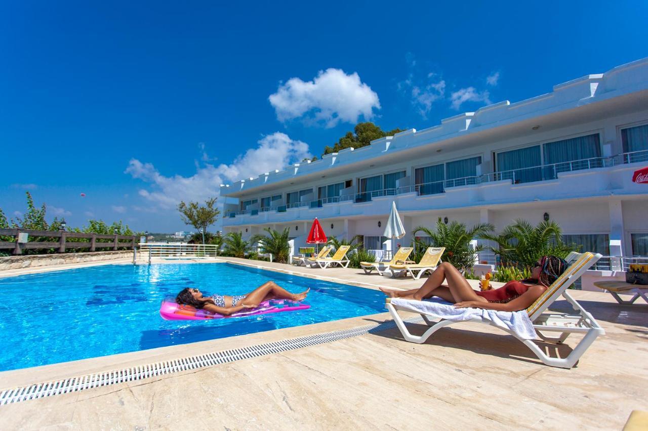 Side Beach Club Bagian luar foto